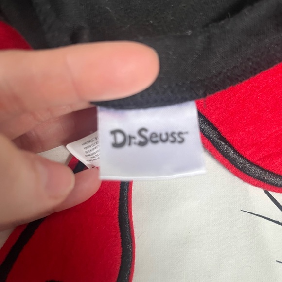 Kids Dr Seuss shirt. Size s/m - Picture 10 of 10